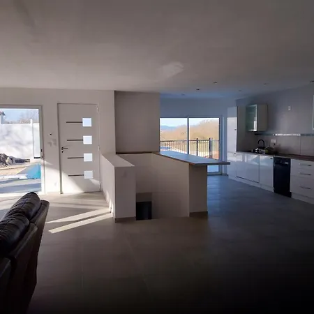 Les Chenes Verts Allegre Les Fumades